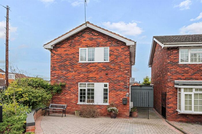 3 Bedroom Link Detached House For Sale In Gainsborough Mews, Kidderminster, DY11