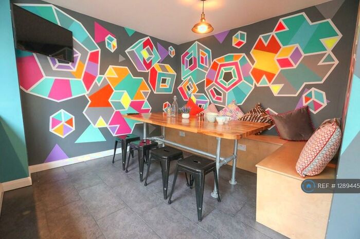 9 Bedroom Semi-Detached House To Rent In Halland Road, Brighton, BN2