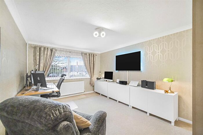 2 Bedroom Flat To Rent In Church Road, Whitchurch, Cardiff, CF14