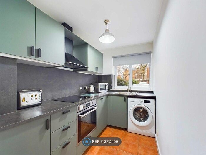 2 Bedroom Flat To Rent In Newly Renovated, London, SE1