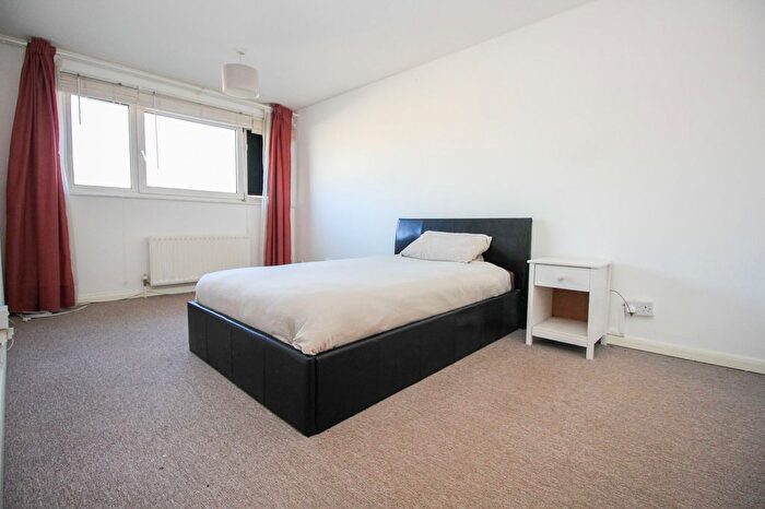 3 Bedroom End Of Terrace House For Sale In Edelvale Road, Bitterne, SO18