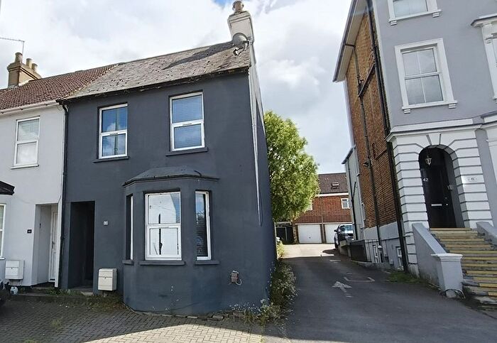 2 Bedroom End Terrace House For Sale In Ash Road, Aldershot, GU12