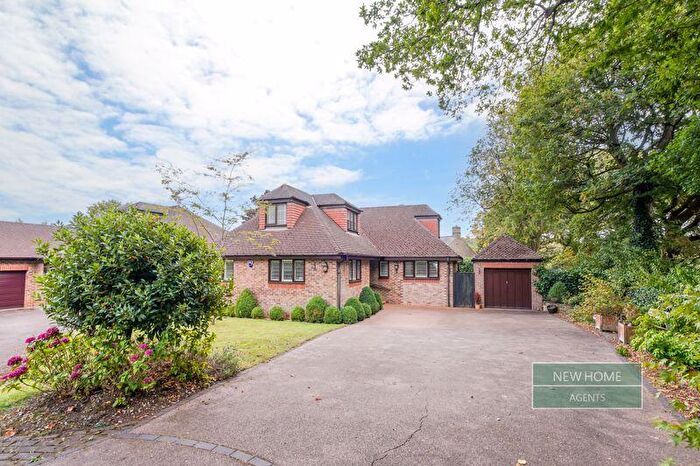 4 Bedroom Detached House For Sale In Cavendish Avenue, Sheffield, S17