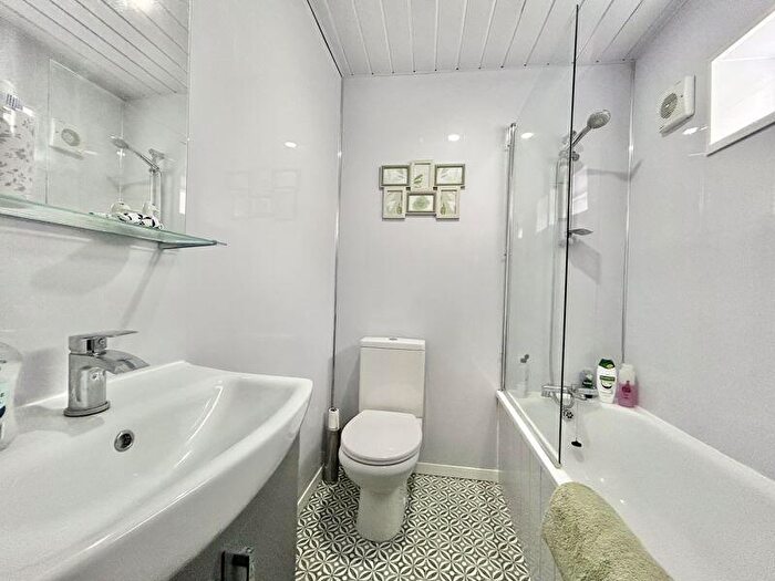 2 Bedroom Cottage For Sale In Mill Road, Llanfairfechan, LL33
