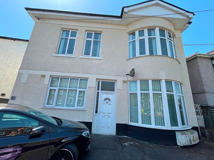 2 Bedroom Flat To Rent In Lone Road, Clydach, Swansea, SA6