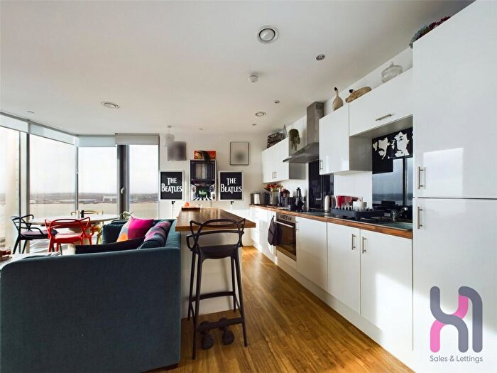 3 Bedroom Flat For Sale In The Tower, Plaza Boulevard, Liverpool, Liverpool, L8
