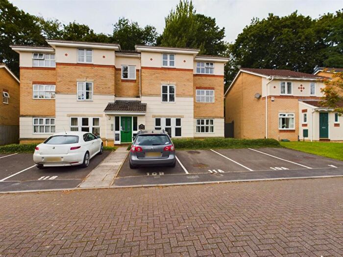 2 Bedroom Flat To Rent In De La Warre Court, St Annes Park, BS4