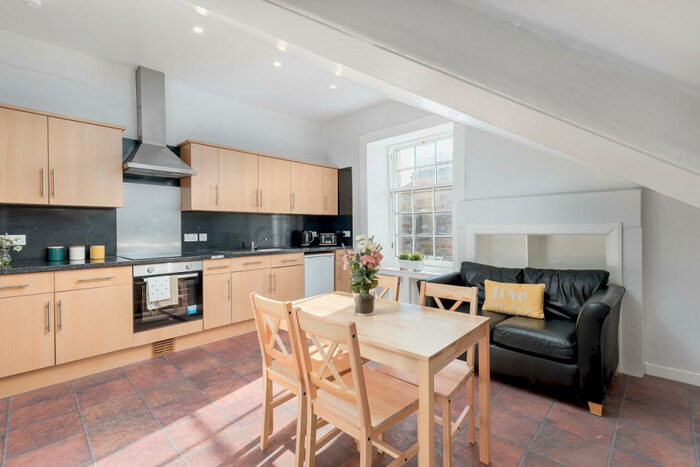 4 Bedroom Flat To Rent In Manor Place, Edinburgh, EH3