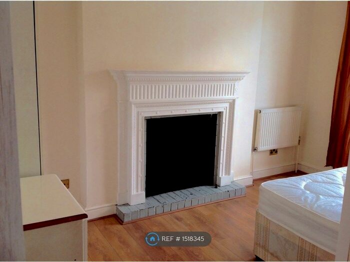 Studio To Rent In Floor Studio, London, N1