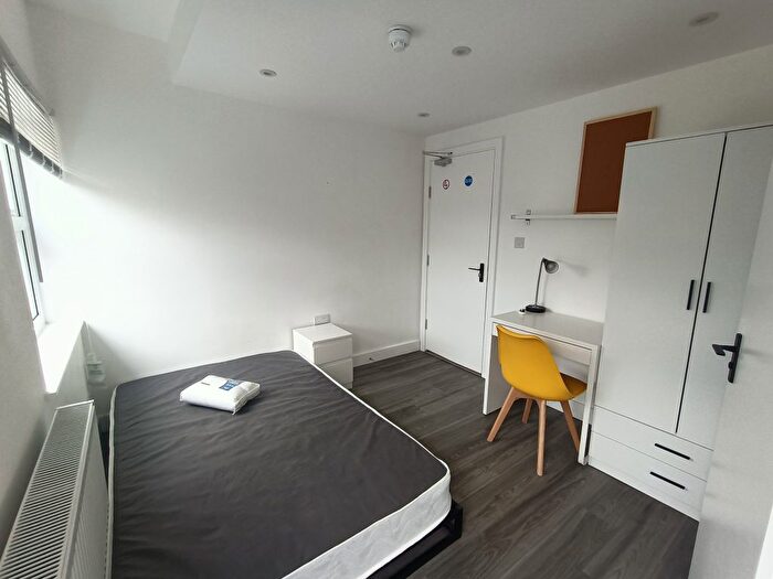 1 Bedroom Terraced House To Rent In Alfreton Road, Nottingham, NG7