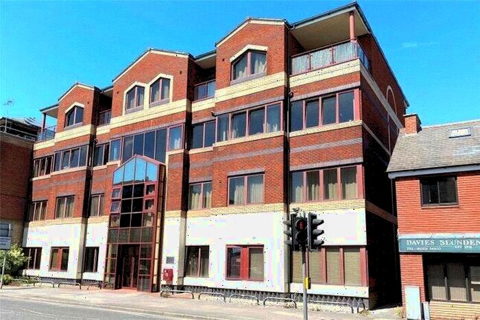 1 Bedroom Flat For Sale In York House, Victoria Road, Farnborough, Hampshire, GU14