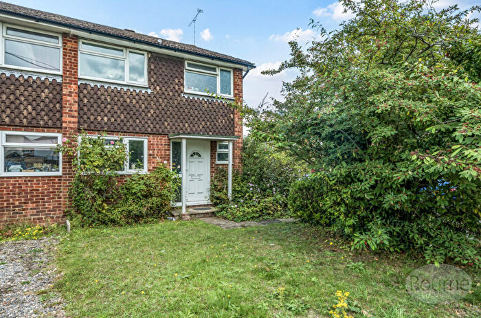 3 Bedroom Semi-Detached House For Sale In Lower Weybourne Lane, Badshot Lea, Farnham, Surrey, GU9