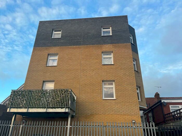 1 Bedroom Flat To Rent In London Road, Benfleet, SS7