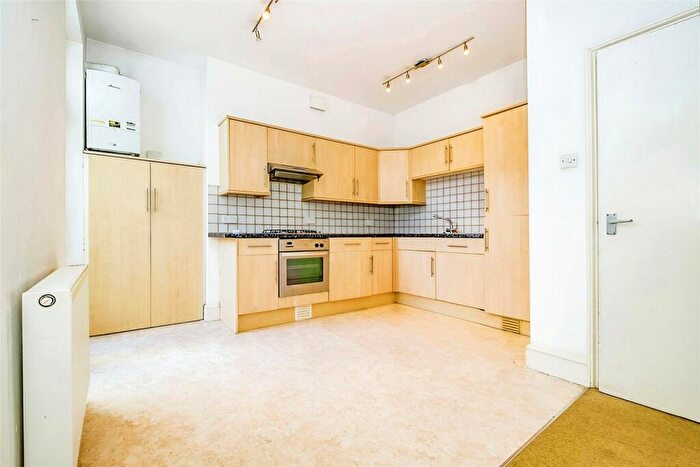1 Bedroom Flat For Sale In Cissbury Road, Hove, East Sussex, BN3