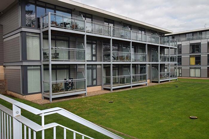 2 Bedroom Flat To Rent In Newsom Place, Manor Road, St Albans, AL1