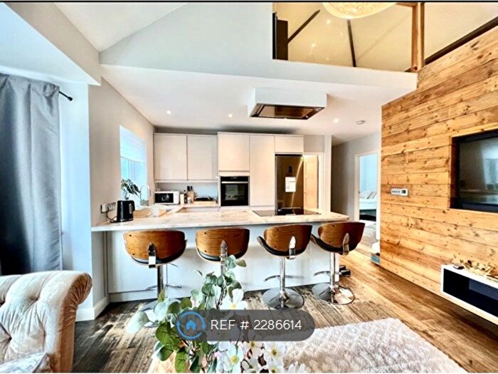 3 Bedroom Maisonette To Rent In Warkworth Gardens, Isleworth, TW7