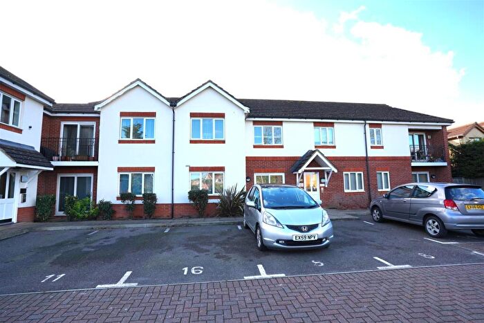 2 Bedroom Flat To Rent In Ashingdon Road, Rochford, SS4