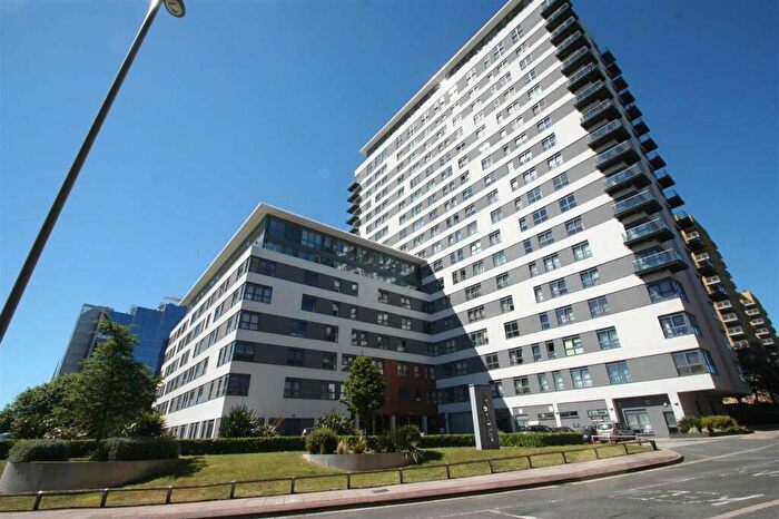 1 Bedroom Apartment To Rent In Skyline Plaza, Basingstoke Town Centre, RG21