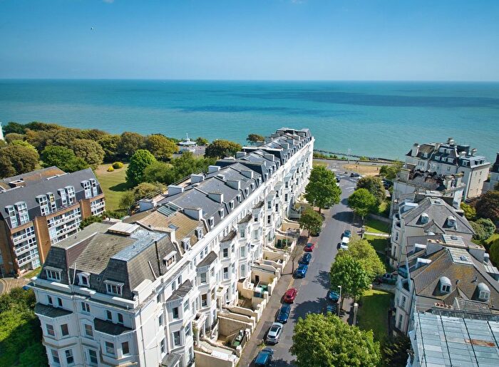 2 Bedroom Flat For Sale In Clifton Gardens, Folkestone, CT20