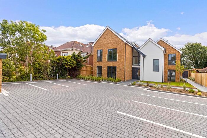 2 Bedroom Flat To Rent In Worthing Road, East Preston, BN16