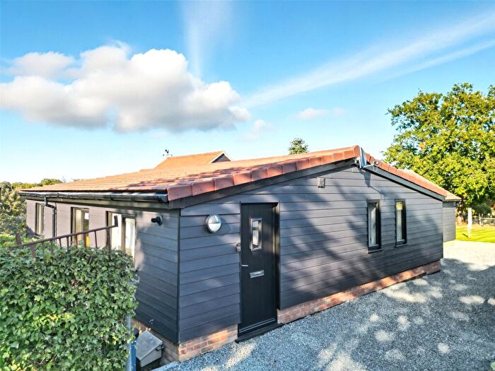 2 Bedroom Detached House To Rent In Middle Road, Ingrave, Brentwood, Essex, CM13