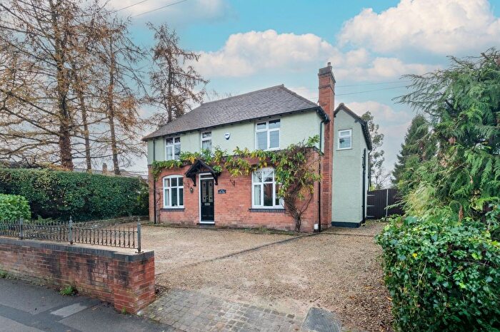 4 Bedroom Detached House For Sale In Gibb Lane, Catshill, Bromsgrove, Worcestershire, B61