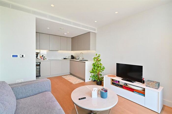 2 Bedroom Flat To Rent In Brentford, London, TW8