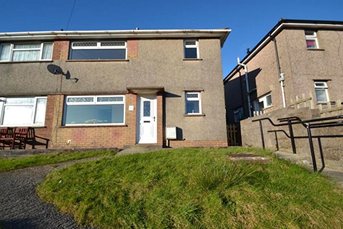 3 Bedroom Semi-Detached House To Rent In Heol Islwyn, Tonyrefail, Porth, CF39
