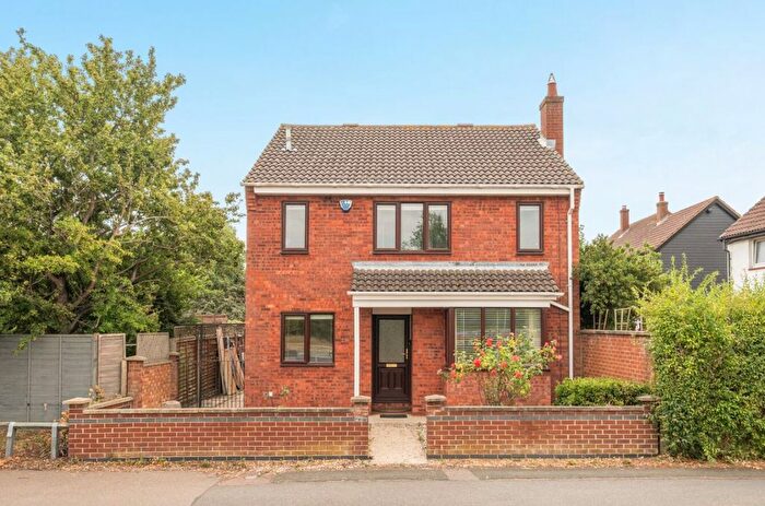 4 Bedroom Detached House For Sale In Norse Road, Bedford, MK41
