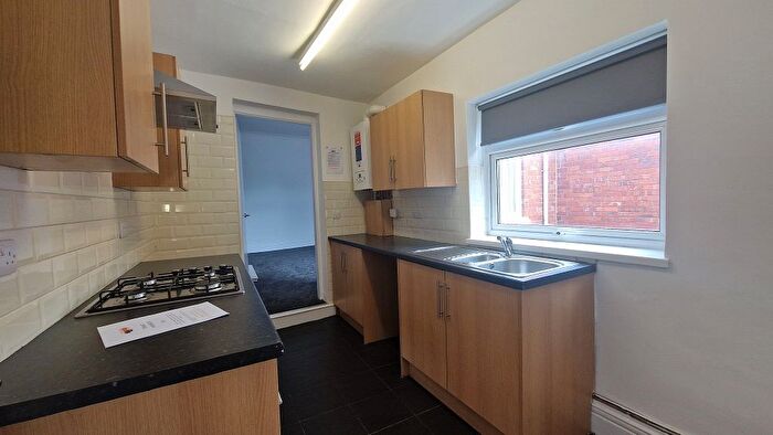 3 Bedroom Flat To Rent In Stowell Terrace, Heworth, Gateshead, NE10