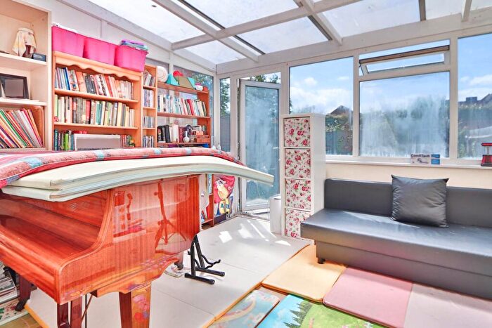 3 Bedroom End Of Terrace House For Sale In Beverley Road, New Malden, KT3