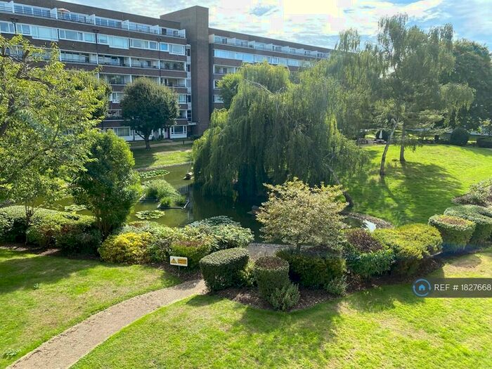 2 Bedroom Flat To Rent In Fair Acres, London, BR2