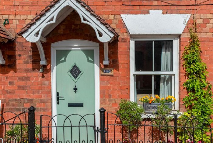 3 Bedroom End Of Terrace House For Sale In Chapel Street, Wellesbourne, CV35