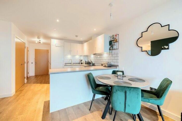 2 Bedroom Flat For Sale In Gambit Avenue, Oakgrove, Milton Keynes, MK10