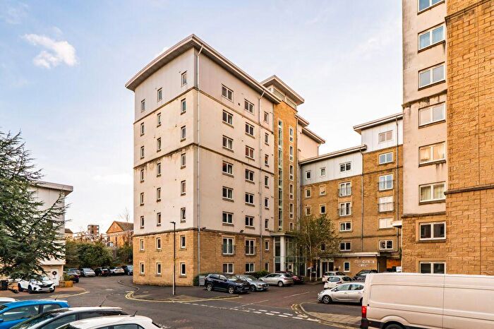 2 Bedroom Flat For Sale In / Pilrig Heights, Edinburgh, EH6