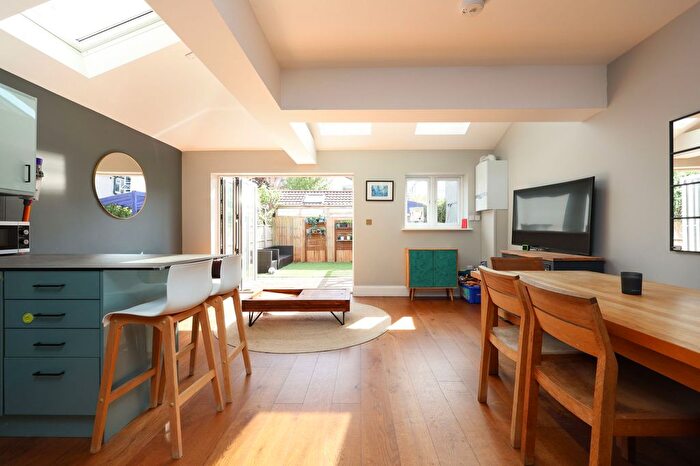 4 Bedroom Semi Detached House For Sale In Radnor Road, Horfield, BS7