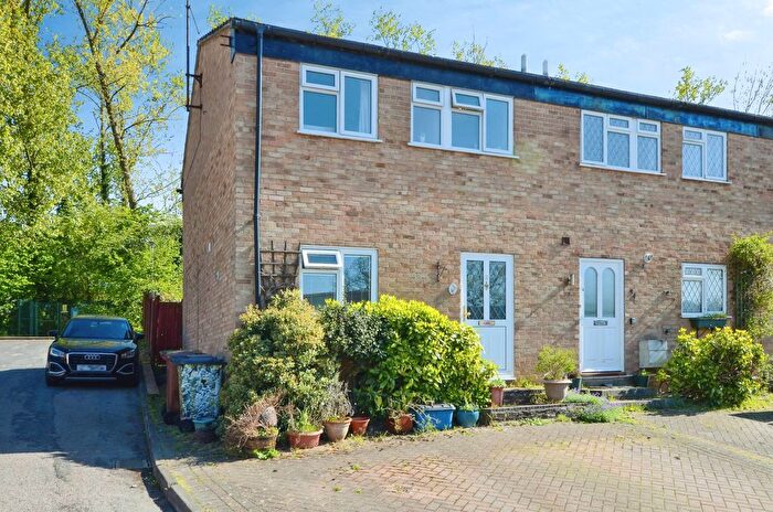 3 Bedroom End Terrace House For Sale In Wilcox Close, Borehamwood, WD6