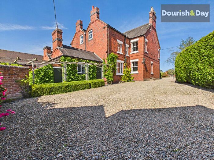 3 Bedroom Semi-Detached House For Sale In London Road, Woore, CW3