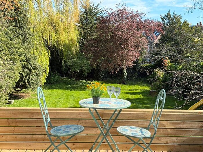 1 Bedroom Semi Detached House To Rent In The Bishops Avenue, London, N2