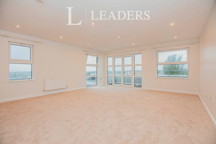 2 Bedroom Flat To Rent In Clarendon Avenue, Leamington Spa, CV32