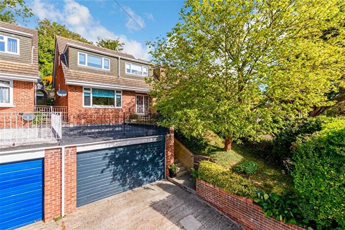 4 Bedroom Detached House For Sale In Princes Avenue, Walderslade, Chatham, Kent, ME5