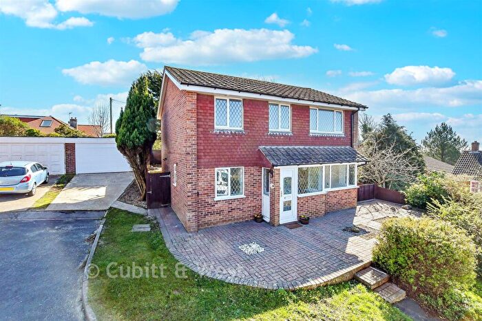 4 Bedroom Detached House For Sale In Rustic Close, Peacehaven, East Sussex, BN10