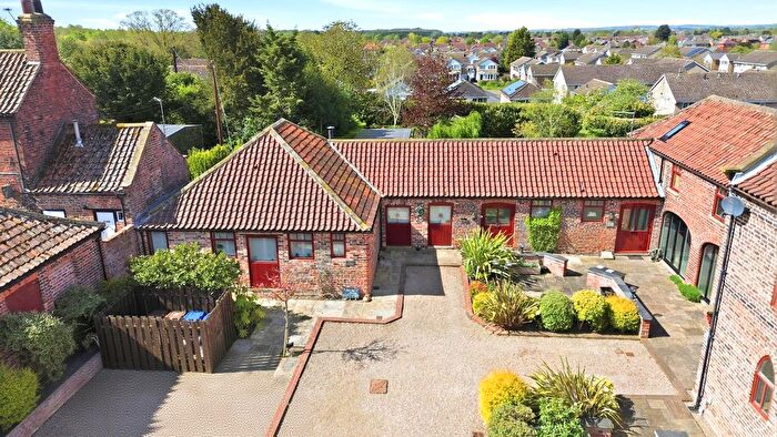 3 Bedroom Barn Conversion For Sale In Barff Farm, Thorpe Willoughby, Selby, YO8