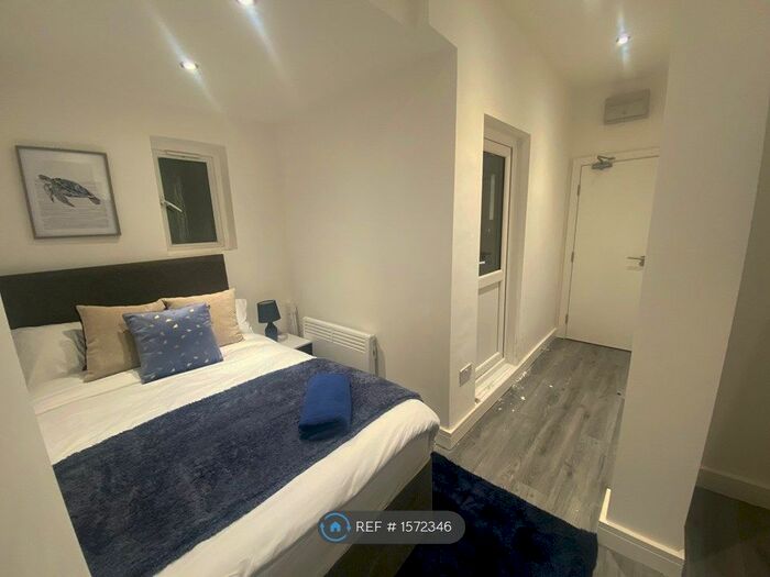 Studio To Rent In Courthill Road, London, SE13