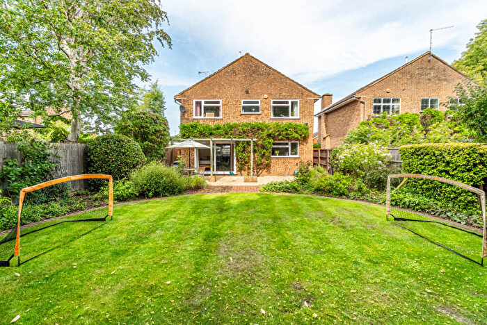 4 Bedroom Detached House To Rent In Aldwickbury Crescent, Harpenden, Hertfordshire, AL5