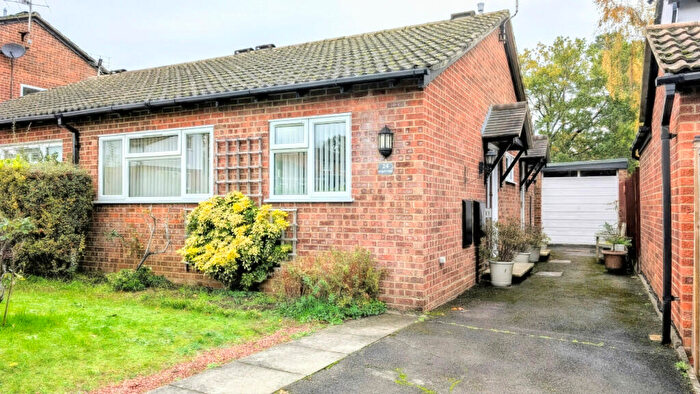 2 Bedroom Semi-Detached Bungalow For Sale In Argyle Close, Whitehill, Hampshire, GU35