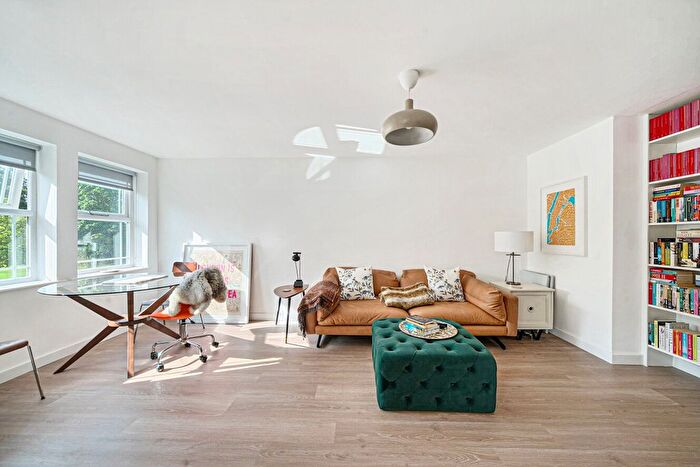 2 Bedroom Flat For Sale In John Archer Way, Battersea, London, SW18