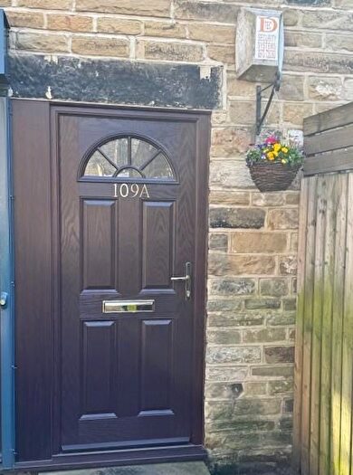 2 Bedroom Flat To Rent In Town Street, Farsley, Pudsey, LS28