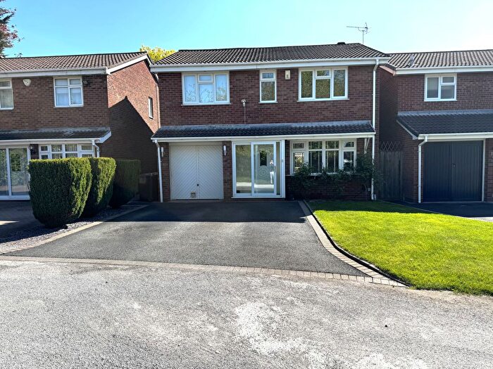 3 Bedroom Detached House For Sale In Springbrook Close, Birmingham, B36