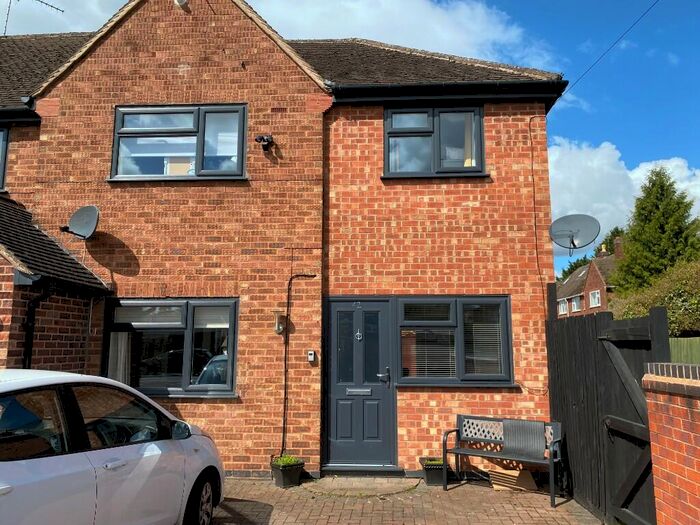 2 Bedroom Semi-Detached House To Rent In Stratford Road, Warwick, Warwickshire, CV34
